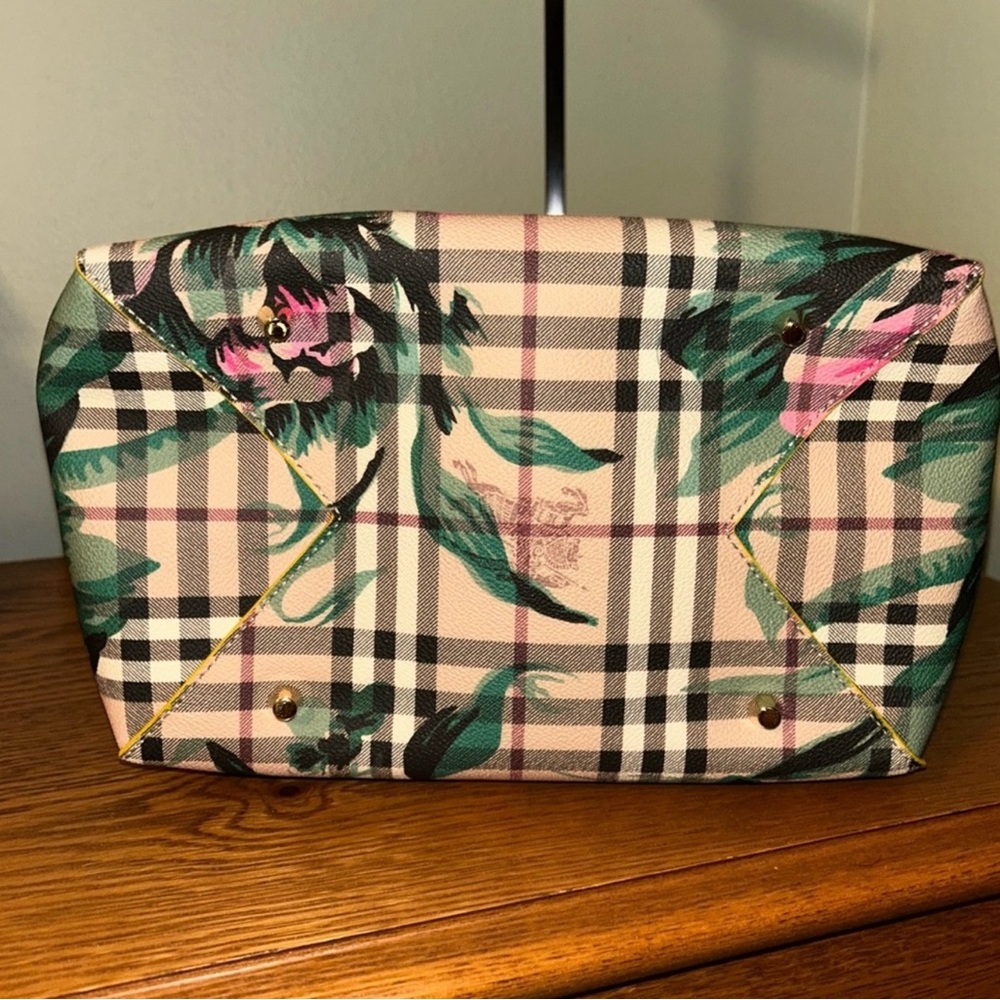 Burberry Haymarket Check Floral Print Canterbury Tote - Picture 4 of 7
